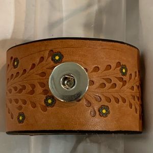Genuine Leather Ginger Snap cuff. XL  9” cuff